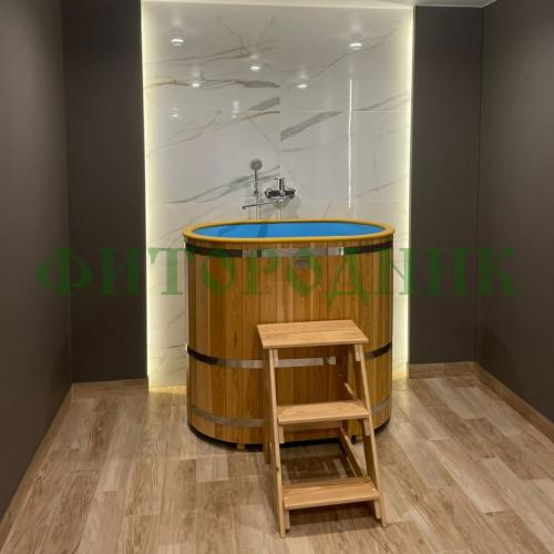 овальная купель «comfort» из лиственницы с пластиковой вставкой длина 1200 мм ширина 780 мм высота 1150 мм