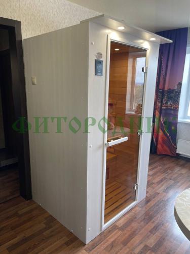 трехместная угловая инфракрасная сауна «interio» с карбоновыми излучателями