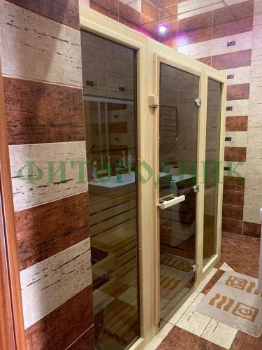 финская сауна четырехместная «premium» с электрической печью harvia