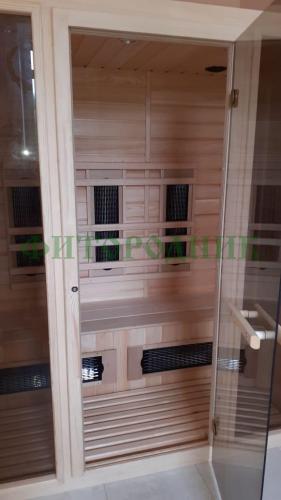 трехместная инфракрасная сауна «comfort» с керамическими излучателями